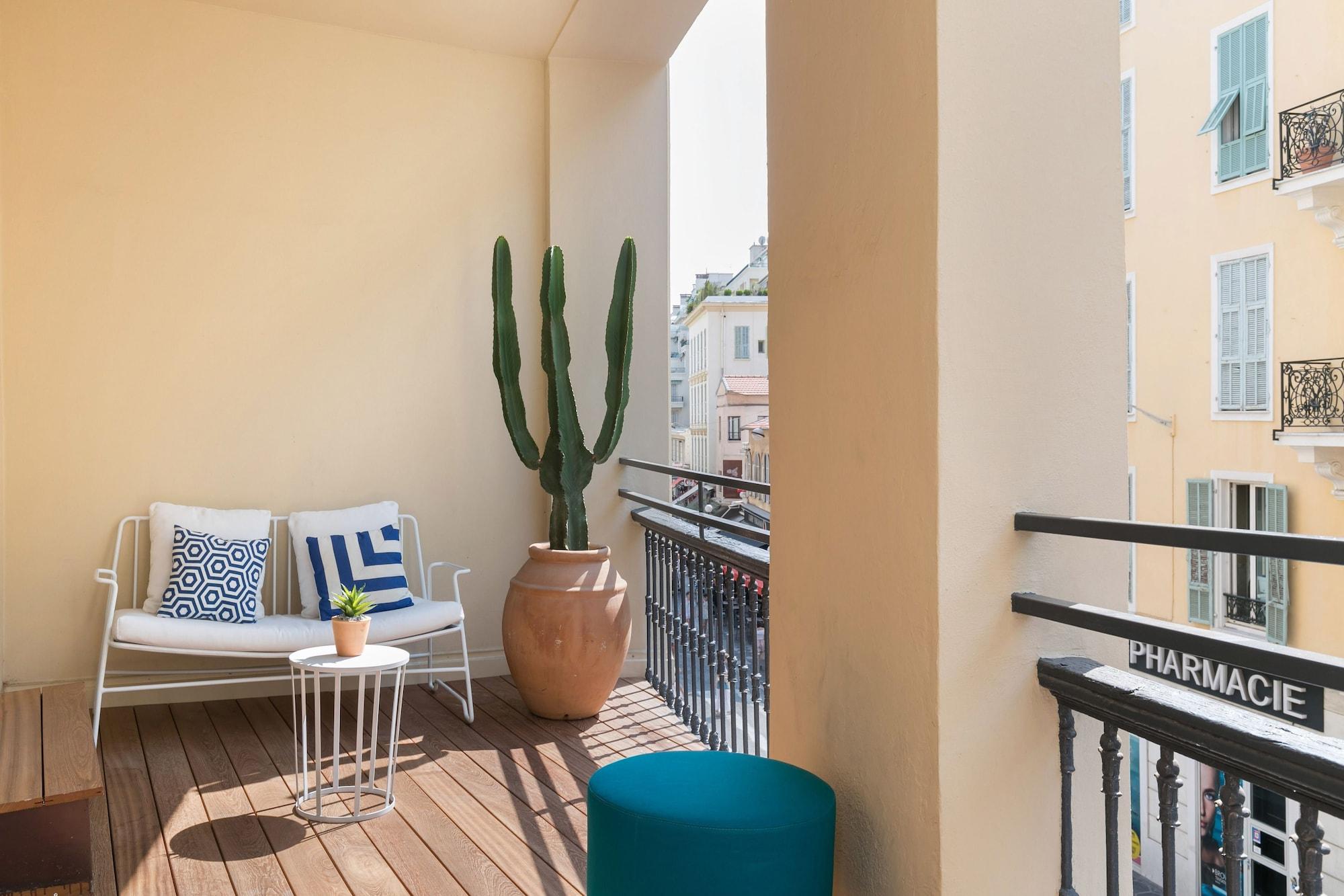 The Deck By Happyculture Hotell